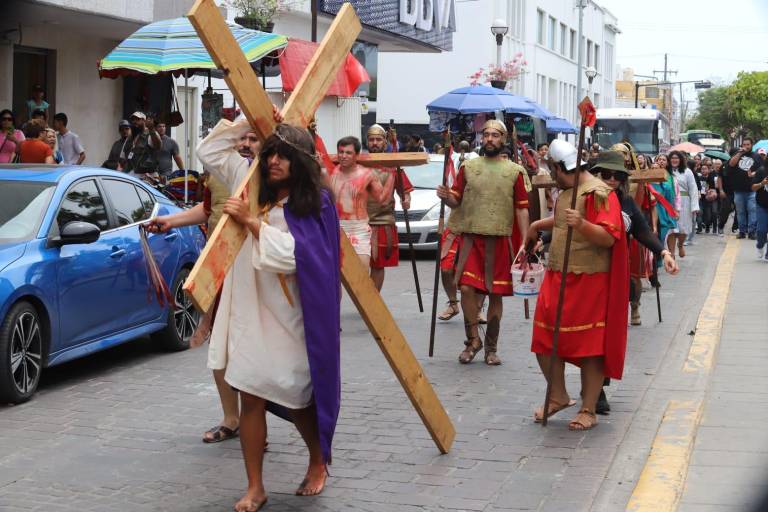 Representan el último camino de Jesús hasta la cruz, en Mazatlán