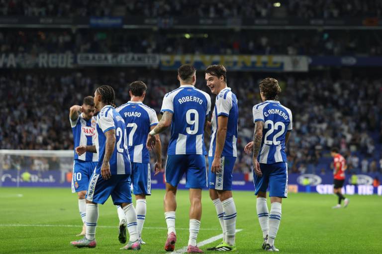 El Espanyol manda, pincha, resiste y supera al Mallorca