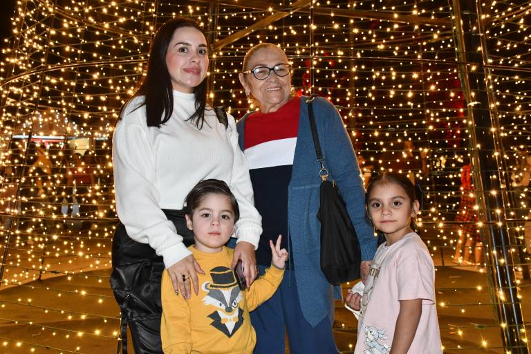 Reciben sinaloenses la Navidad en el Jardín Botánico