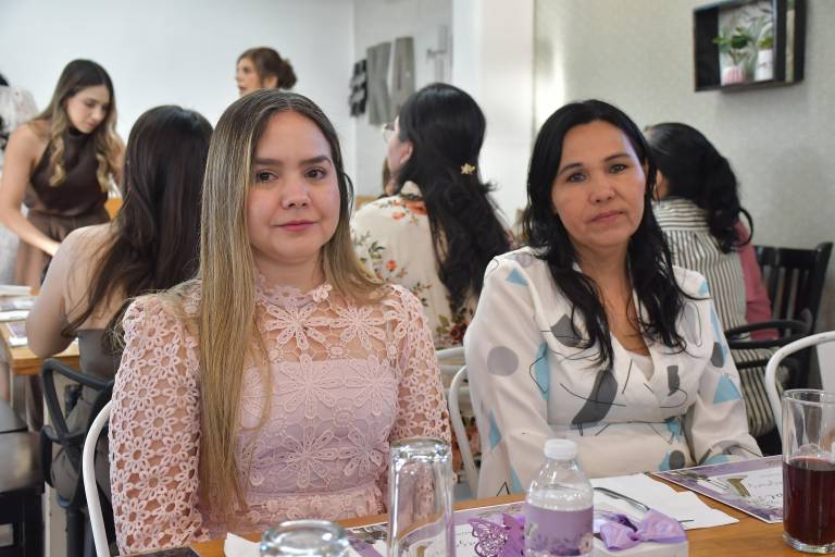 Organizan shower para Anahí de Jesús Cázarez Urías