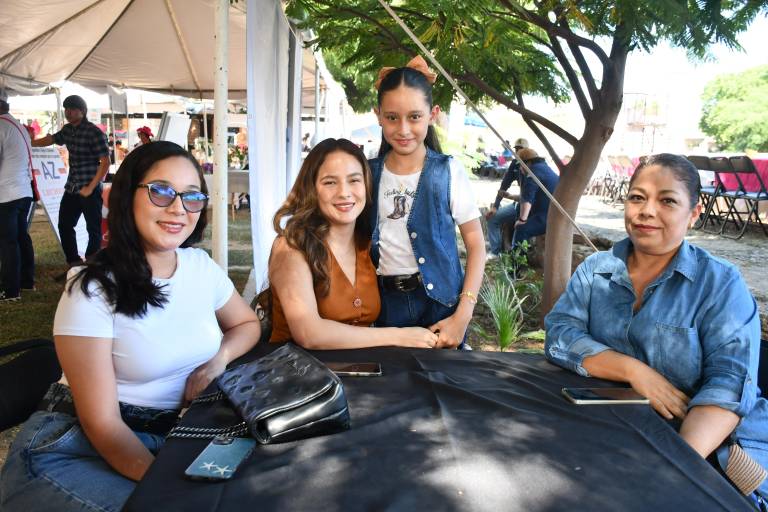 Disfrutan Charreada con causa en apoyo a mujeres con Cáncer de mama