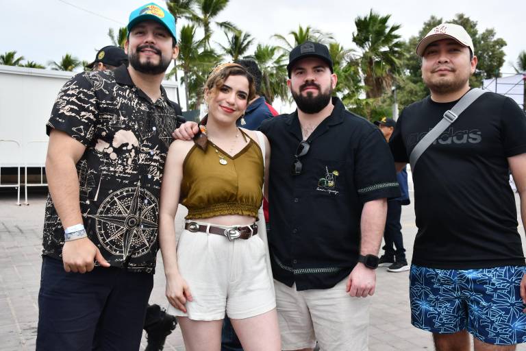 Disfrutan de la segunda edición del Festival del Ostión en Altata