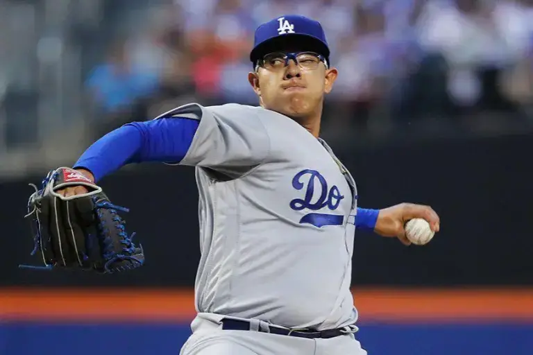 Julio Urías despierta interés en Japón tras quedar fuera de Grandes Ligas