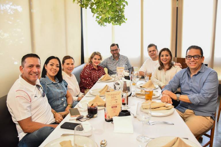 Disfrutan del segundo parrilladón con causa en el Villa Unión Brasa y Masa