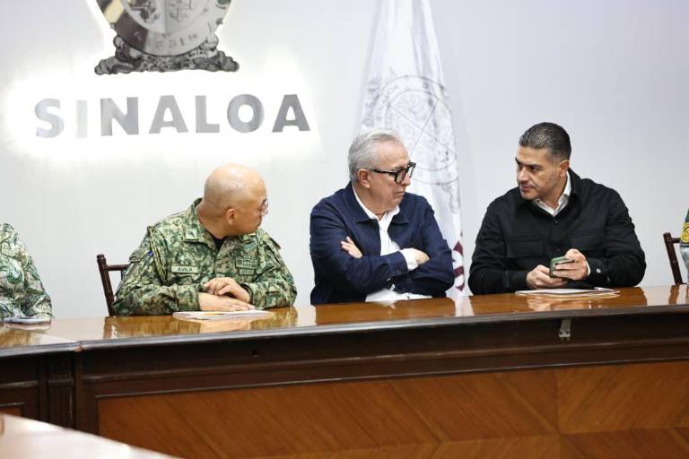 Omar García Harfuch supervisa la estrategia de seguridad en Sinaloa en la Mesa de Seguridad llevada a cabo en Palacio de Gobierno.