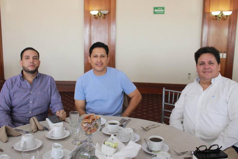 Disfrutan papás del Senda de su tradicional Día del Padre