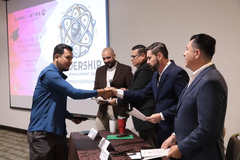 Celebran graduación de la generación 33 del Diplomado en Liderazgo de Canacintra Mazatlán
