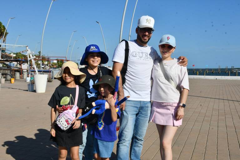 Contagia el Ejército Mexicano su alegría, con un concierto en Altata