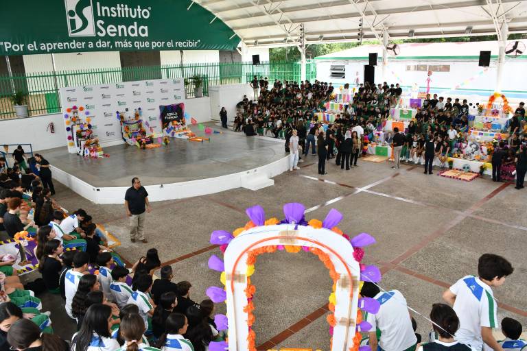 Dedican alumnos del Instituto Senda altares a ilustres escritores mexicanos