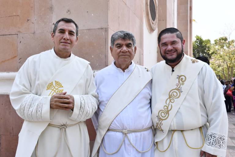 Renuevan sacerdotes sus promesas ministeriales en la Misa Crismal