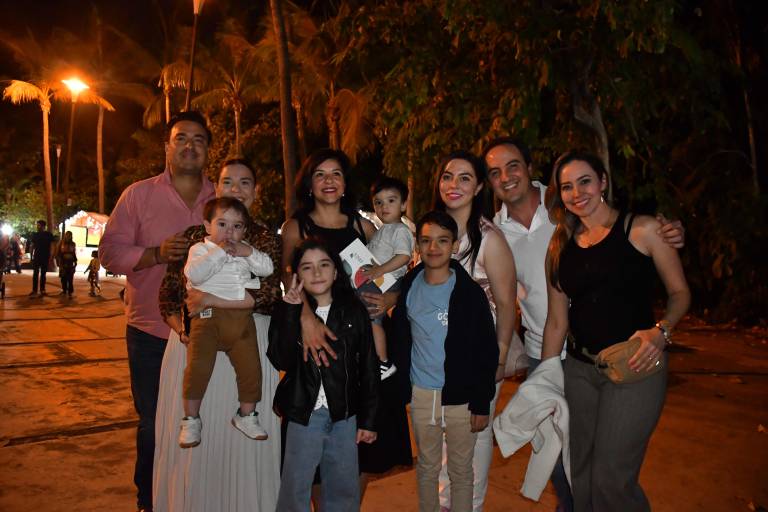 Reciben sinaloenses la Navidad en el Jardín Botánico