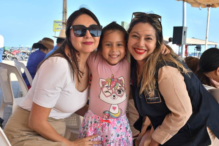 Contagia el Ejército Mexicano su alegría, con un concierto en Altata