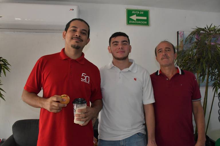 Realiza Noroeste el tradicional brindis de Año Nuevo