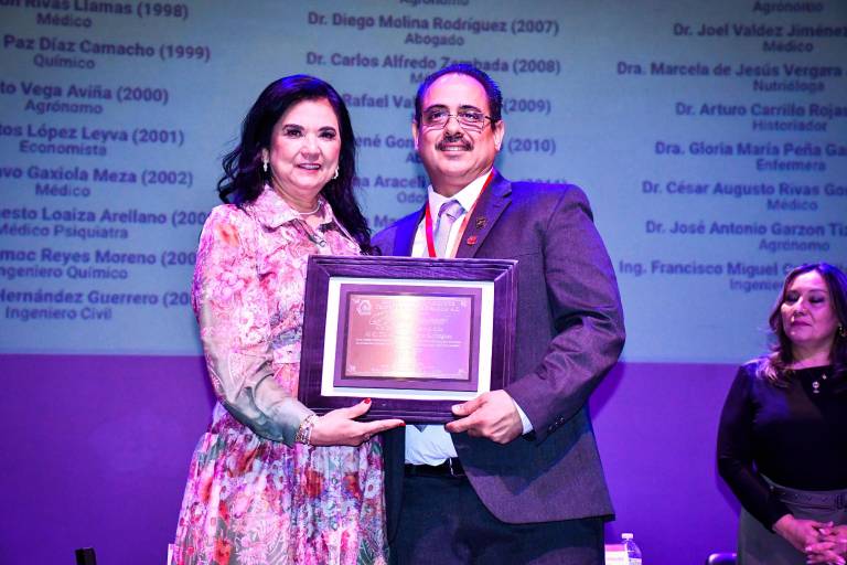 Colegios de Profesionistas de Sinaloa celebran la trayectoria de Andrés Ultreras Rodríguez