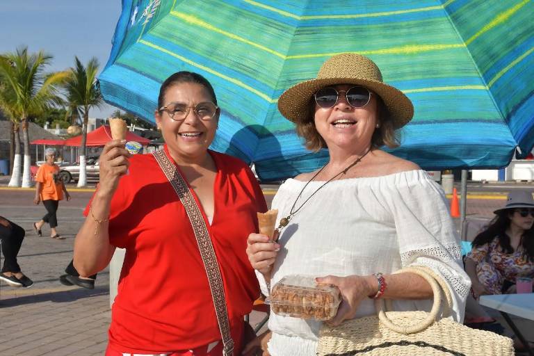 Disfrutan del Carnaval de Altata 2026 ‘Oleajes de Alegría’