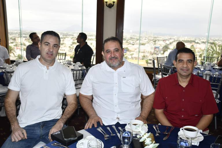 Disfrutan papás del Senda de un día padrísimo