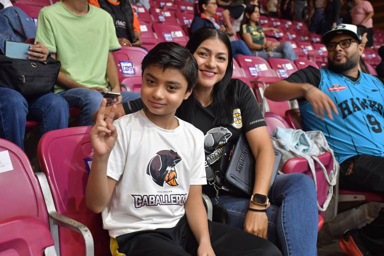 Disfrutan sinaloenses el inicio de la Cibacopa 2026