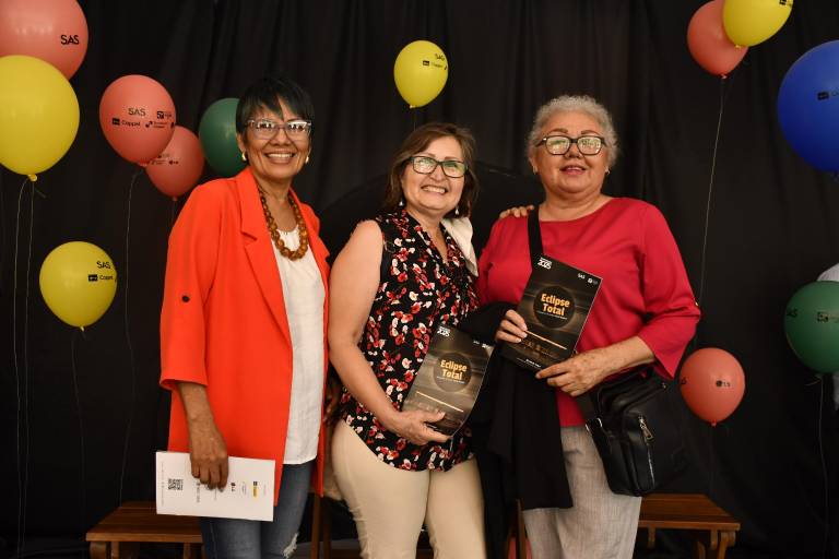 Reflexionan sobre la felicidad y la muerte en Eclipse Total