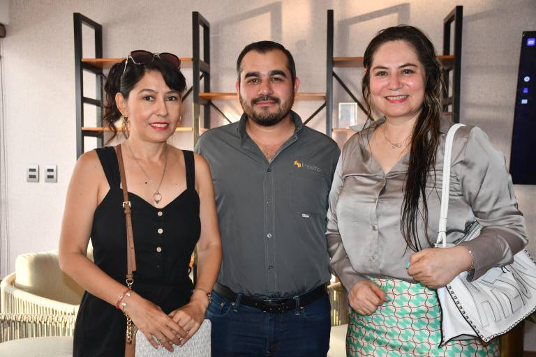 Presenta a sus clientes el confortable Roof Top de Icónica Park Residences