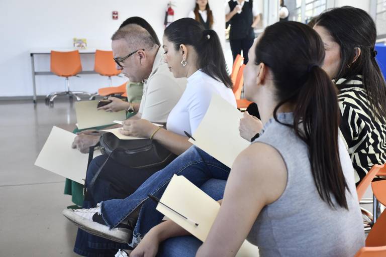 Instituto Senda impulsa la crianza consciente con conferencia a padres de familia