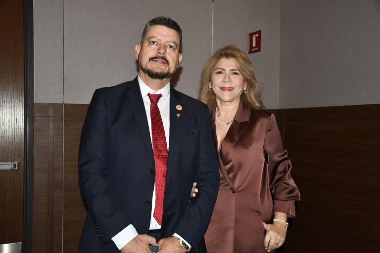 Realiza el Club Rotario Culiacán Oriente Cambio de Botones