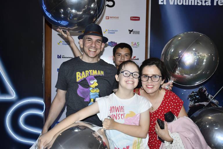 Lleva Strad a mundos opuestos, a través de la rebeldía de su violín