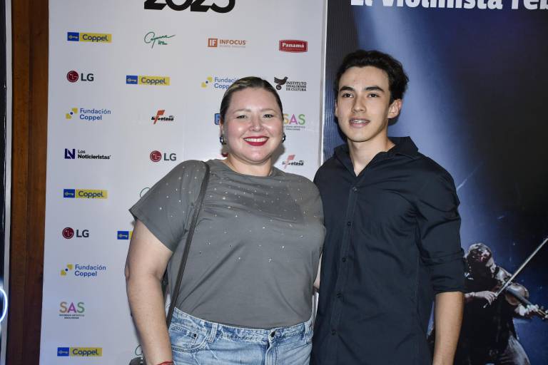 Lleva Strad a mundos opuestos, a través de la rebeldía de su violín