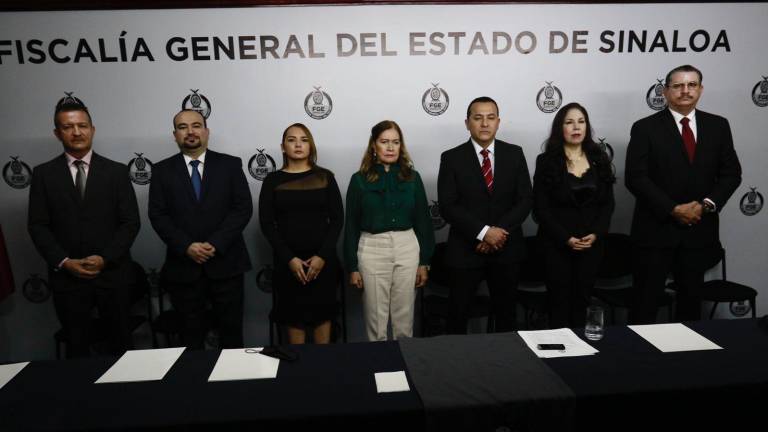 La Fiscal Sara Bruna Quiñónez junto a su equipo de trabajo de la Fiscalía General del Estado.