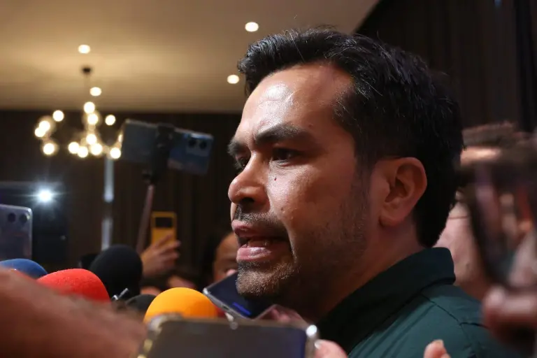 Jorge Álvarez Máynez, dirigente nacional de Movimiento Ciudadano, plantea posibles alianzas electorales para 2027.