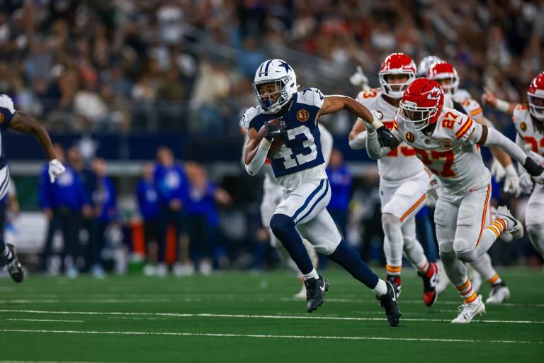 Cowboys vencen 31-28 a Chiefs en un Acción de Gracias de alto voltaje