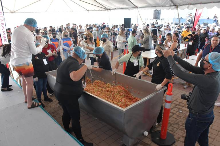 Impone Altata récord, en la segunda edición del megaceviche