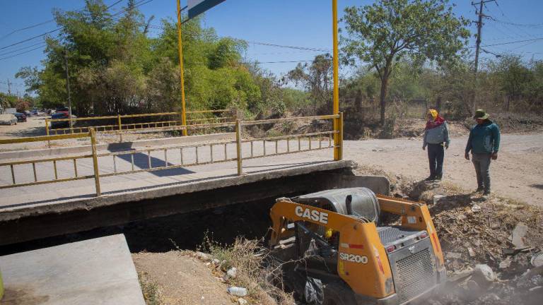 Los trabajos coordinados por la Dirección de Sistemas de Drenaje Pluvial llegaron al arroyo ubicado en la calle Progreso.
