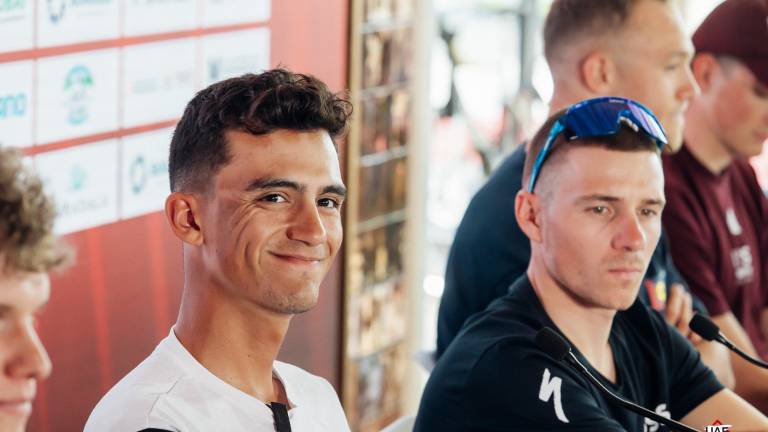 La ausencia de Tadej Pogacar abre la puerta para que Isaac Del Toro asuma el rol de referente del UAE Team Emirates.