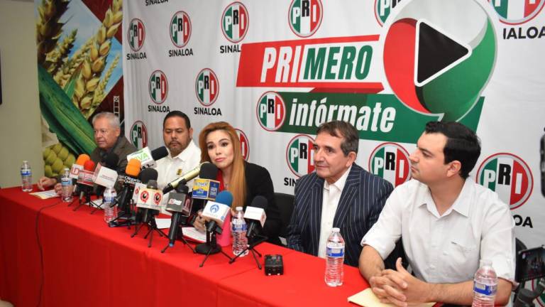 Conferencia de prensa de los dirigentes estatales del PRI, PAN, PRD y PAS en Culiacán.