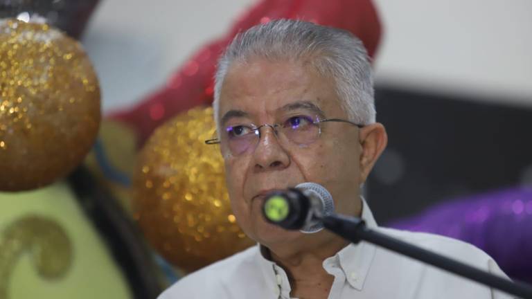 Enrique Vega Ayala, cronista de Mazatlán, informa que podrán participar poetas mexicanos.