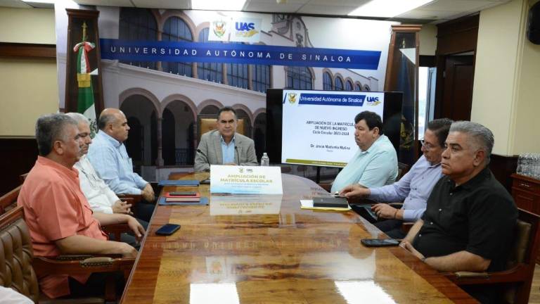 Para el ciclo escolar 2023-2024, la UAS dará espacio para otros 490 estudiantes de nuevo ingreso en las carreras de Medicina y Odontología.