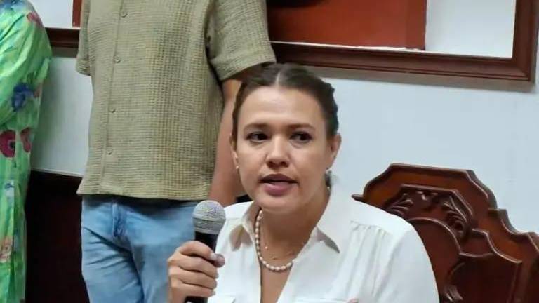 Erika Sánchez Martínez exigió que Juan de Dios Gámez Mendívil solicite licencia definitiva como Alcalde de Culiacán.