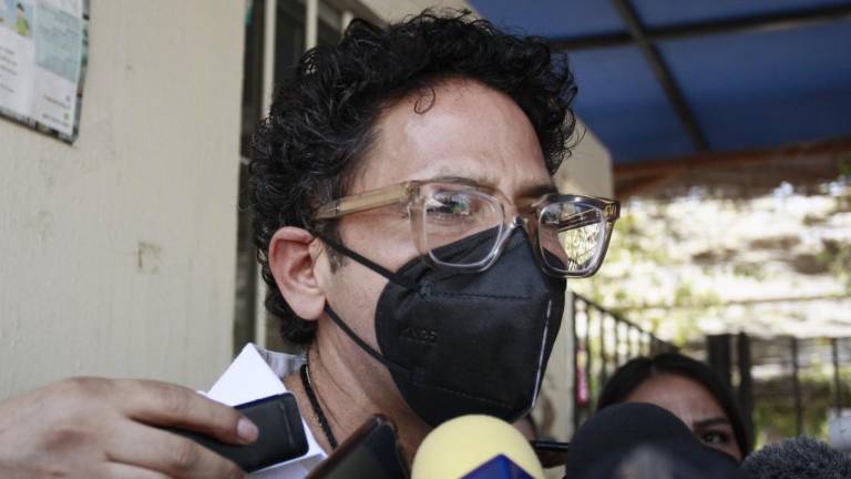 ‘Hay que concentrarnos en la vacunación’, señala Mejía López ante posible regreso a clases