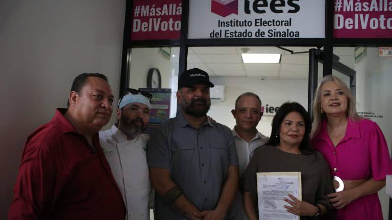 Integrantes de la sociedad civil interponen una denuncia ante el IEES contra aspirantes de Morena.