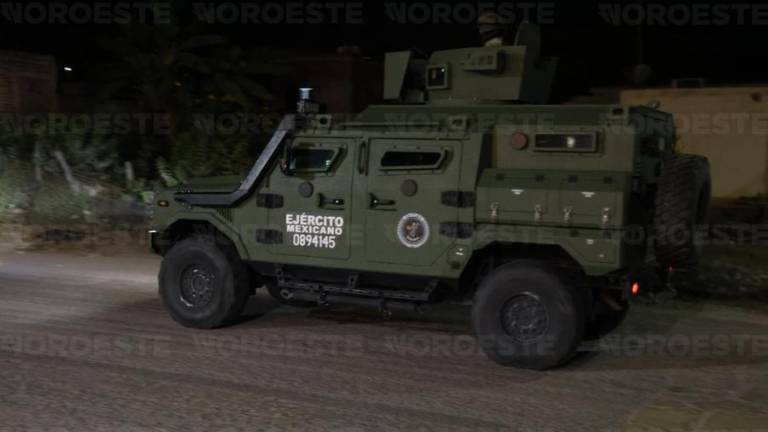 Dos hombres fueron ubicados golpeados y semidesnudos; autoridades los trasladaron a un hospital.