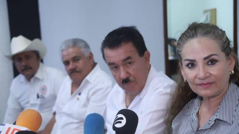 Maribel Chollet, junto con Germán Escobar, hablan sobre cambios en el PRI Mazatlán.