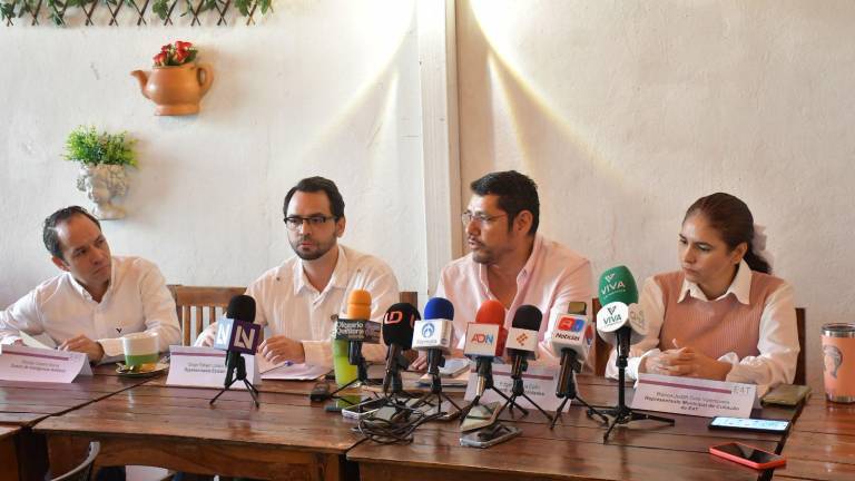 Conferencia de prensa para convocar a foro que se llevará a cabo en el Congreso del Estado para fortalecer a microempresas sinaloenses.
