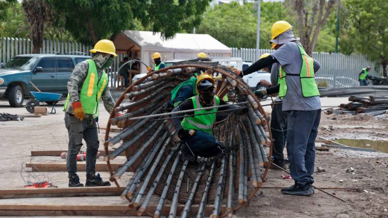 Yeraldine Bonilla señaló que las obras contempladas dentro de los créditos autorizados por el Congreso del Estado siguen avanzando conforme a la planeación establecida.