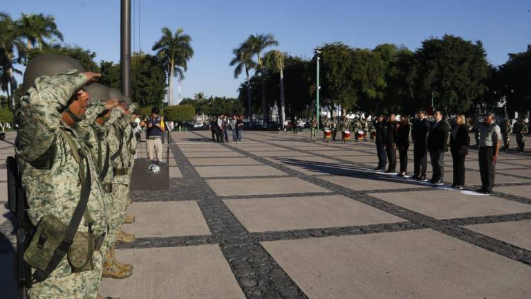 Ceremonia por el aniversario luctuoso de Francisco I. Madero en la explanada de Palacio de Gobierno.