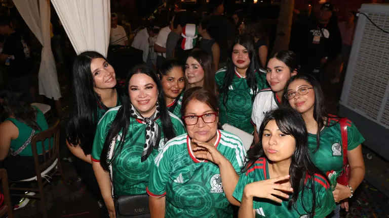 Vive Mazatlán una gran fiesta futbolera en Olas Altas