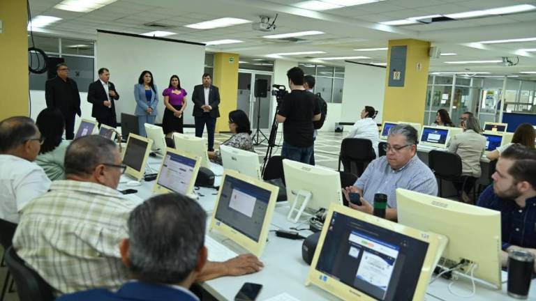 Personal docente de la UAS participa en la Evaluación de Estímulos al Desempeño.