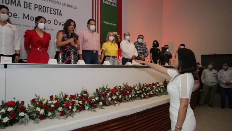 Irma Moreno Ovalles rindió protesta a su nuevo cargo en el Auditorio Benito Juárez.