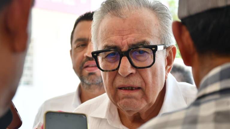 Rubén Rocha Moya dice que con estos ajustes busca mantener en sintonía su administración.