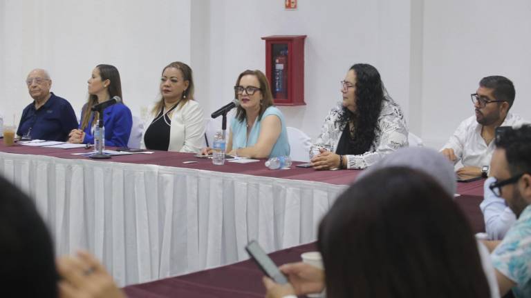 Integrantes de la Federación de Asociaciones de Periodistas Mexicanos y autoridades se reunieron en Mazatlán para analizar la situación de seguridad de los comunicadores en Sinaloa.