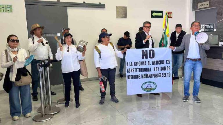 Los manifestantes rechazaron la aplicación retroactiva de la reforma al artículo 127.